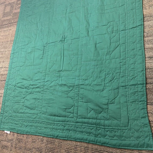 American Pacific Hand Quilted Green Christmas Holiday Themes Blanket 58” X 48” - Picture 10 of 12